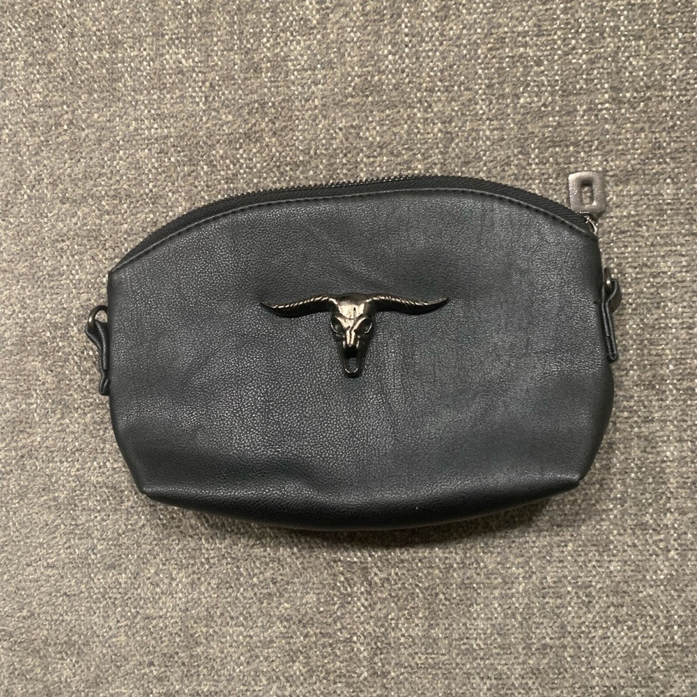 ⭐️Black Faux Leather Longhorn Clutch Purse